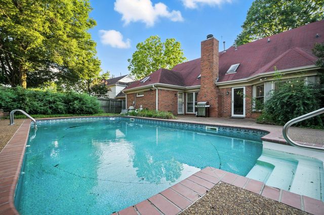 884 CAMDEN GROVE CV, Memphis, TN 38018