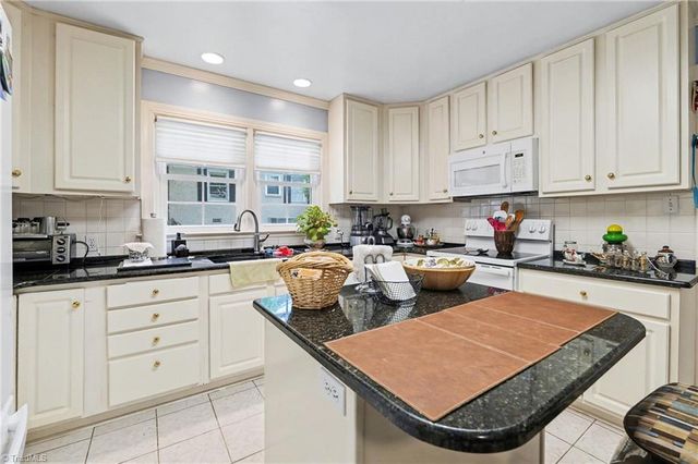 305 Ridgecrest Drive, Lexington, NC 27292