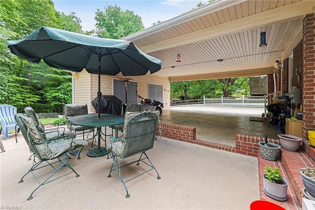 305 Ridgecrest Drive, Lexington, NC 27292