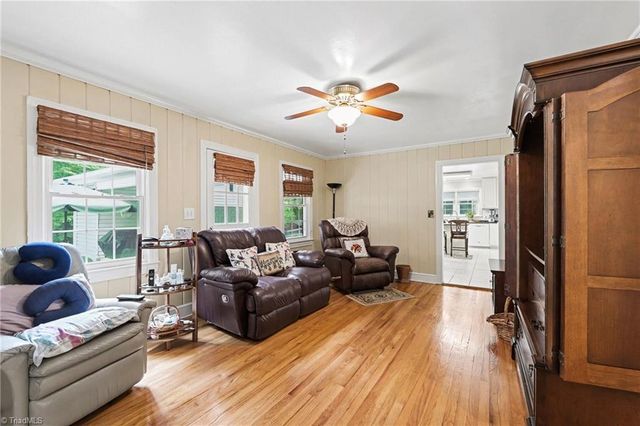 305 Ridgecrest Drive, Lexington, NC 27292