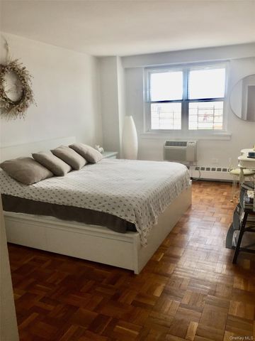 89-00 170 Street 6G, Jamaica Hills, NY 11432