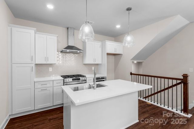 2432 Arty Avenue, Charlotte, NC 28208