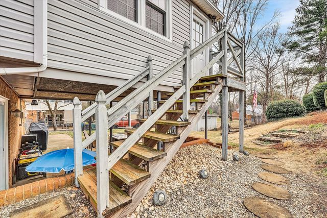 1813 Cambridge DR, Vinton, VA 24179