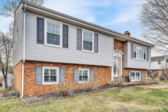 1813 Cambridge DR, Vinton, VA 24179