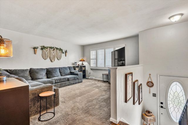 1813 Cambridge DR, Vinton, VA 24179