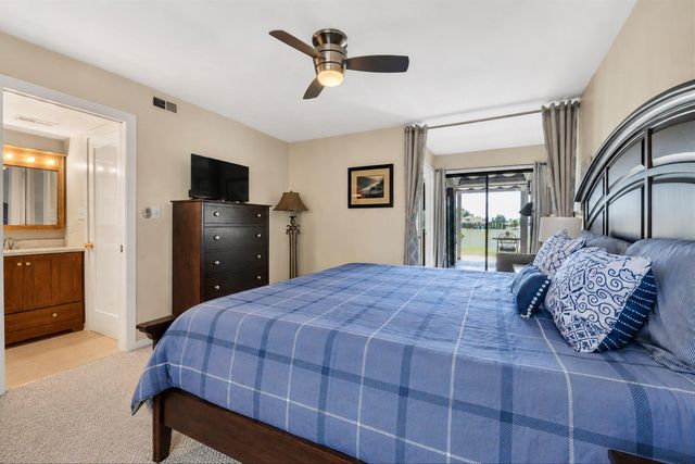 170 Sailors Cove DR UNIT 1204, Moneta, VA 24121
