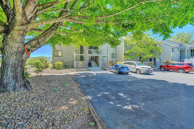 170 Sailors Cove DR UNIT 1204, Moneta, VA 24121