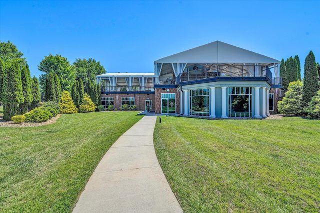 170 Sailors Cove DR UNIT 1204, Moneta, VA 24121