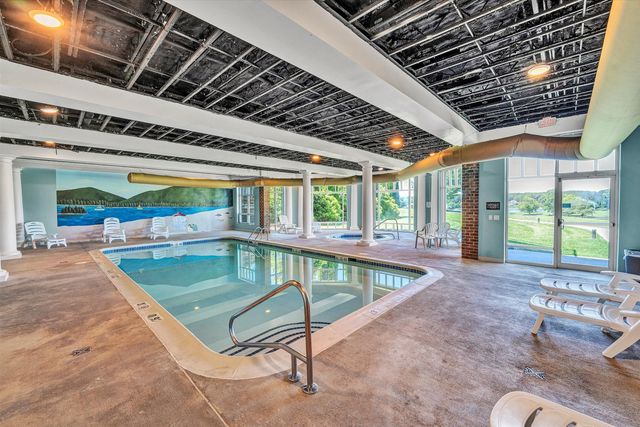 170 Sailors Cove DR UNIT 1204, Moneta, VA 24121