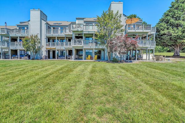 170 Sailors Cove DR UNIT 1204, Moneta, VA 24121