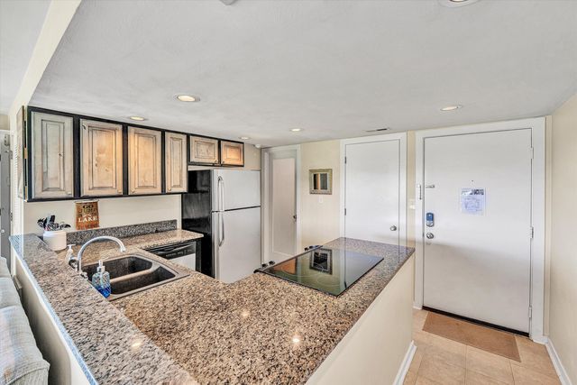170 Sailors Cove DR UNIT 1204, Moneta, VA 24121