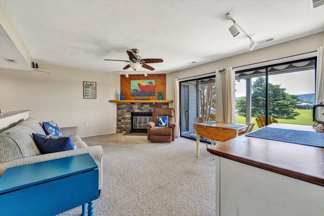 170 Sailors Cove DR UNIT 1204, Moneta, VA 24121