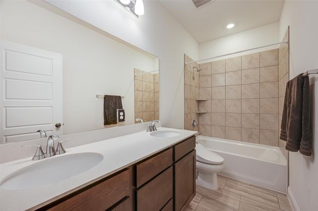 1035 Auburn Drive, Justin, TX 76247