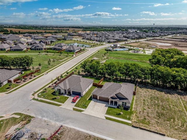 1035 Auburn Drive, Justin, TX 76247