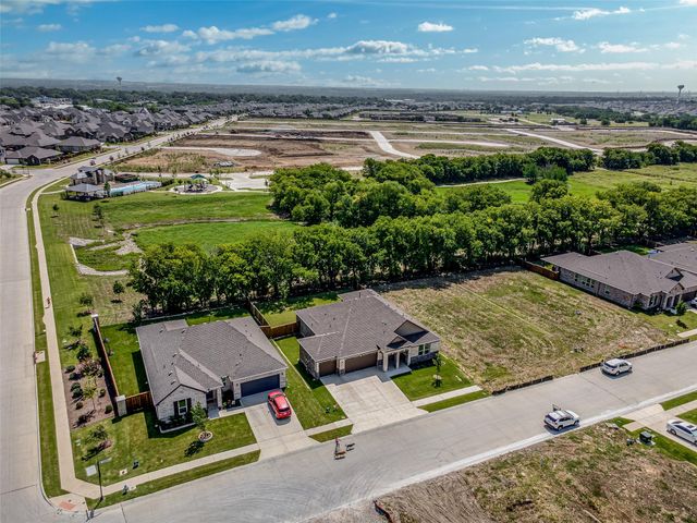 1035 Auburn Drive, Justin, TX 76247