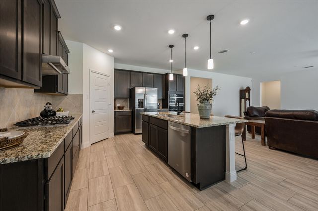 1035 Auburn Drive, Justin, TX 76247