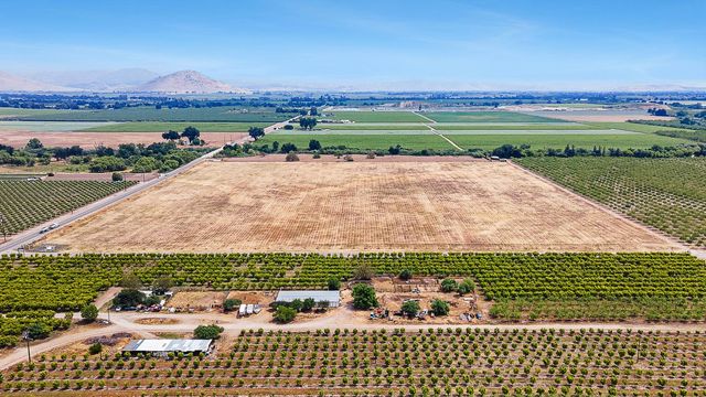 0 E Goodfellow, Sanger, CA 93657