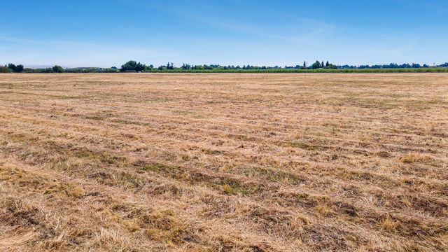0 E Goodfellow, Sanger, CA 93657