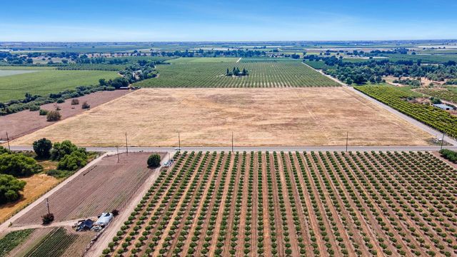 0 E Goodfellow, Sanger, CA 93657