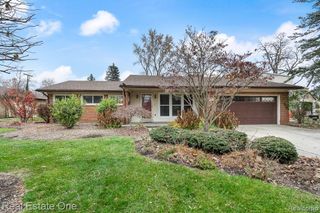 2510 Sunhill Drive, Waterford, MI 48329