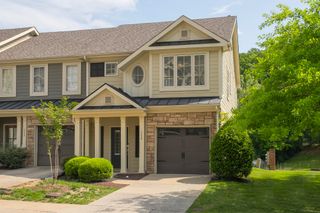 1040 Woodbury Falls Dr, Nashville, TN 37221