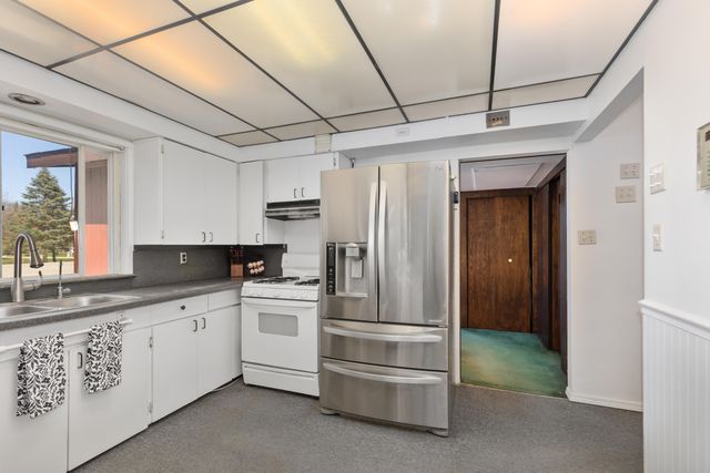 7190 Thornapple River Court SE, Alto, MI 49302