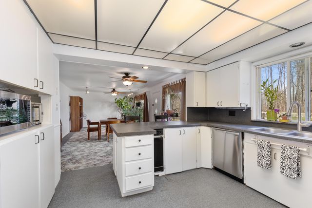 7190 Thornapple River Court SE, Alto, MI 49302