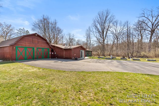 7190 Thornapple River Court SE, Alto, MI 49302