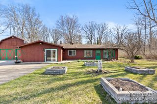 7190 Thornapple River Court SE, Alto, MI 49302