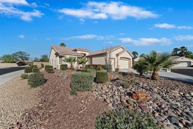 39375 Falconwood Court, Palm Desert, CA 92211