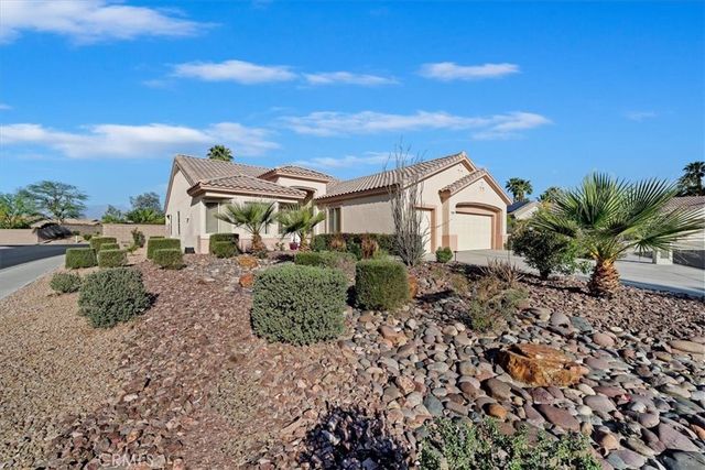 39375 Falconwood Court, Palm Desert, CA 92211