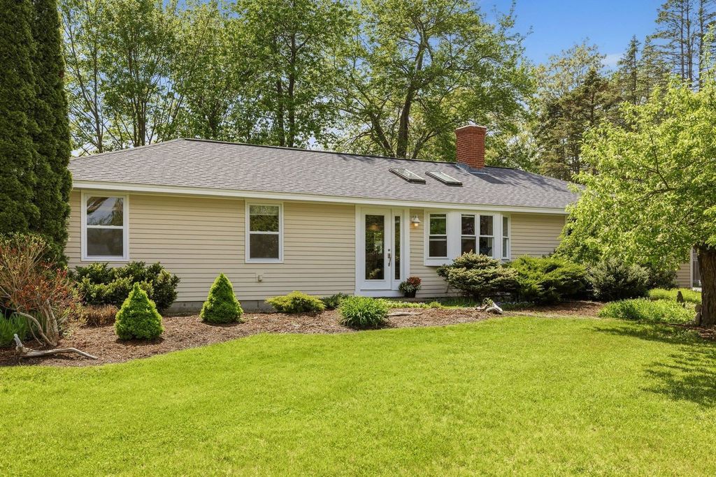 2 Bayberry Lane, Hampton, NH 03842