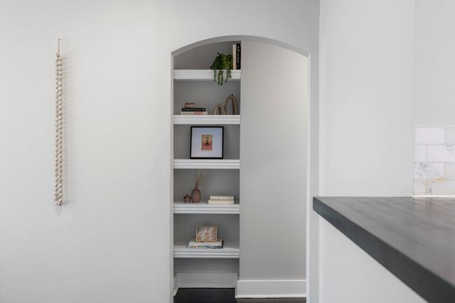 1506 Chelsea LN, Austin, TX 78704