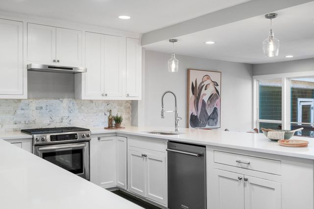 1506 Chelsea LN, Austin, TX 78704