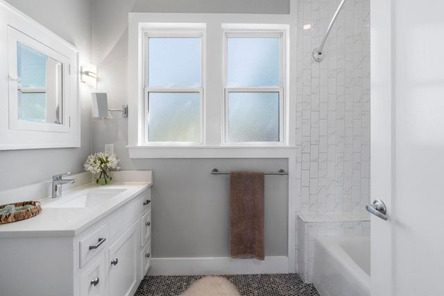 1506 Chelsea LN, Austin, TX 78704