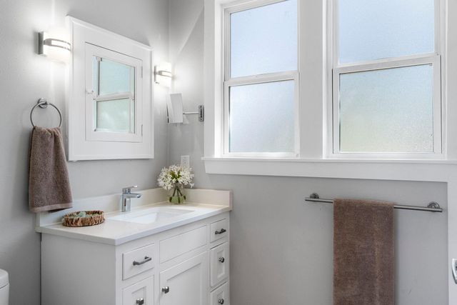 1506 Chelsea LN, Austin, TX 78704