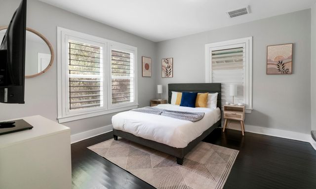 1506 Chelsea LN, Austin, TX 78704