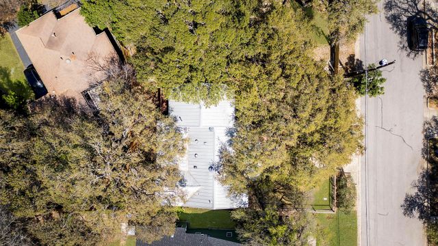 1506 Chelsea LN, Austin, TX 78704