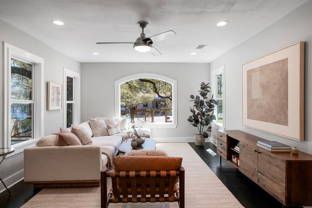 1506 Chelsea LN, Austin, TX 78704