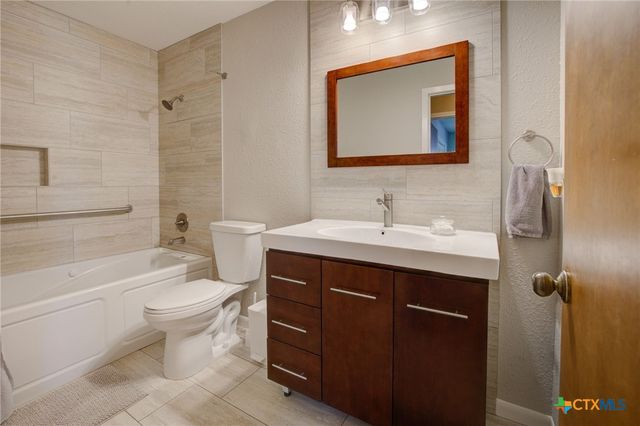 408 Acorn Drive, New Braunfels, TX 78130