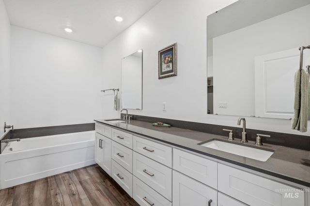 5480 E Bridal Veil Falls, Nampa, ID 83686