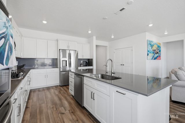 5480 E Bridal Veil Falls, Nampa, ID 83686