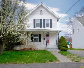 66 North Hoadley Street, Naugatuck, CT 06770