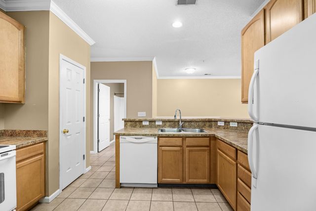 5840 Longwood Dr Unit 202, Murrells Inlet, SC 29576