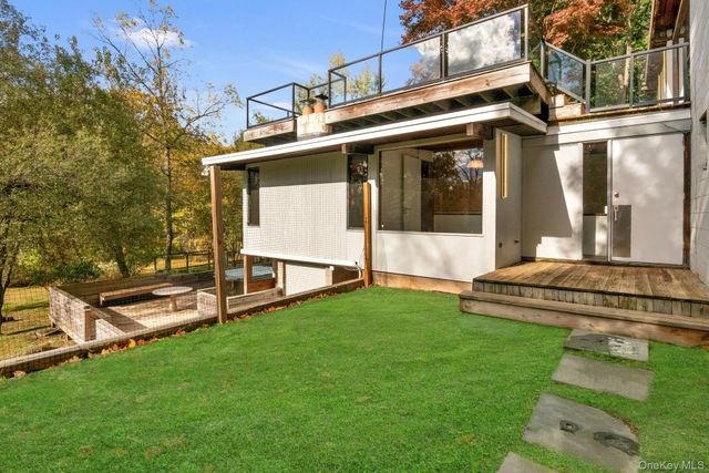 309 Scarborough Road, Briarcliff Manor, NY 10510