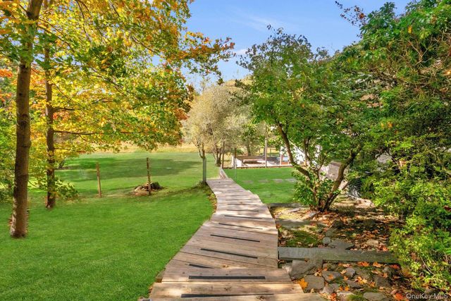 309 Scarborough Road, Briarcliff Manor, NY 10510