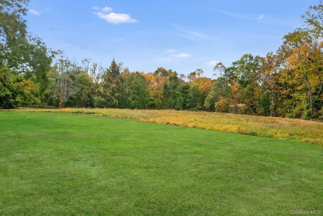 309 Scarborough Road, Briarcliff Manor, NY 10510