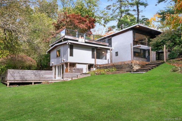 309 Scarborough Road, Briarcliff Manor, NY 10510