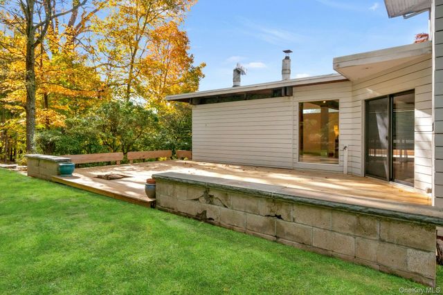 309 Scarborough Road, Briarcliff Manor, NY 10510