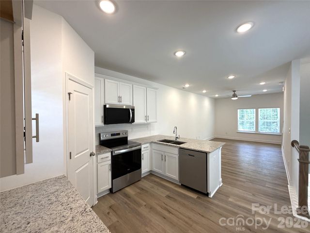 3220 Butler Hill Drive, Matthews, NC 28105